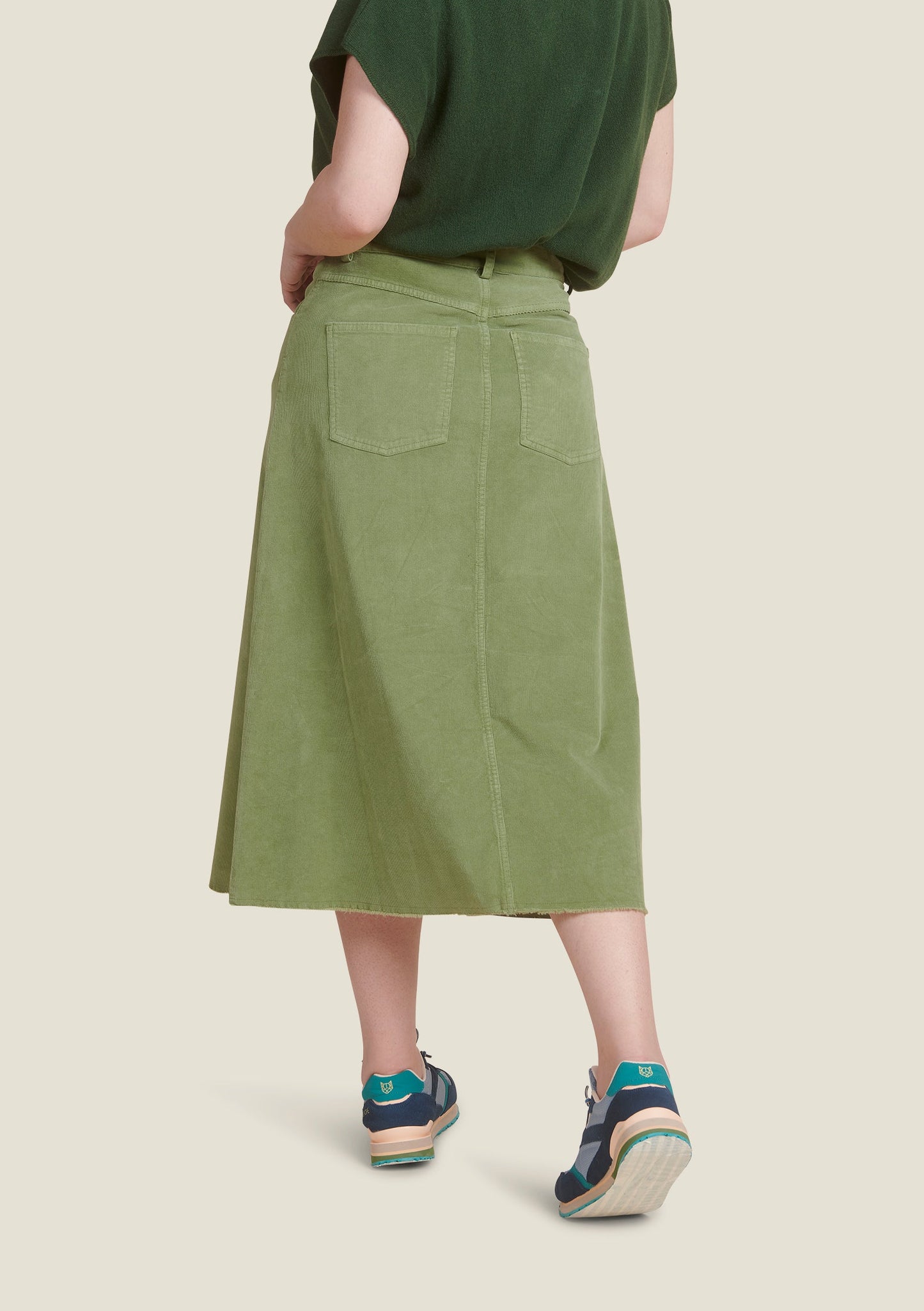 JOHANE UNI KAKI