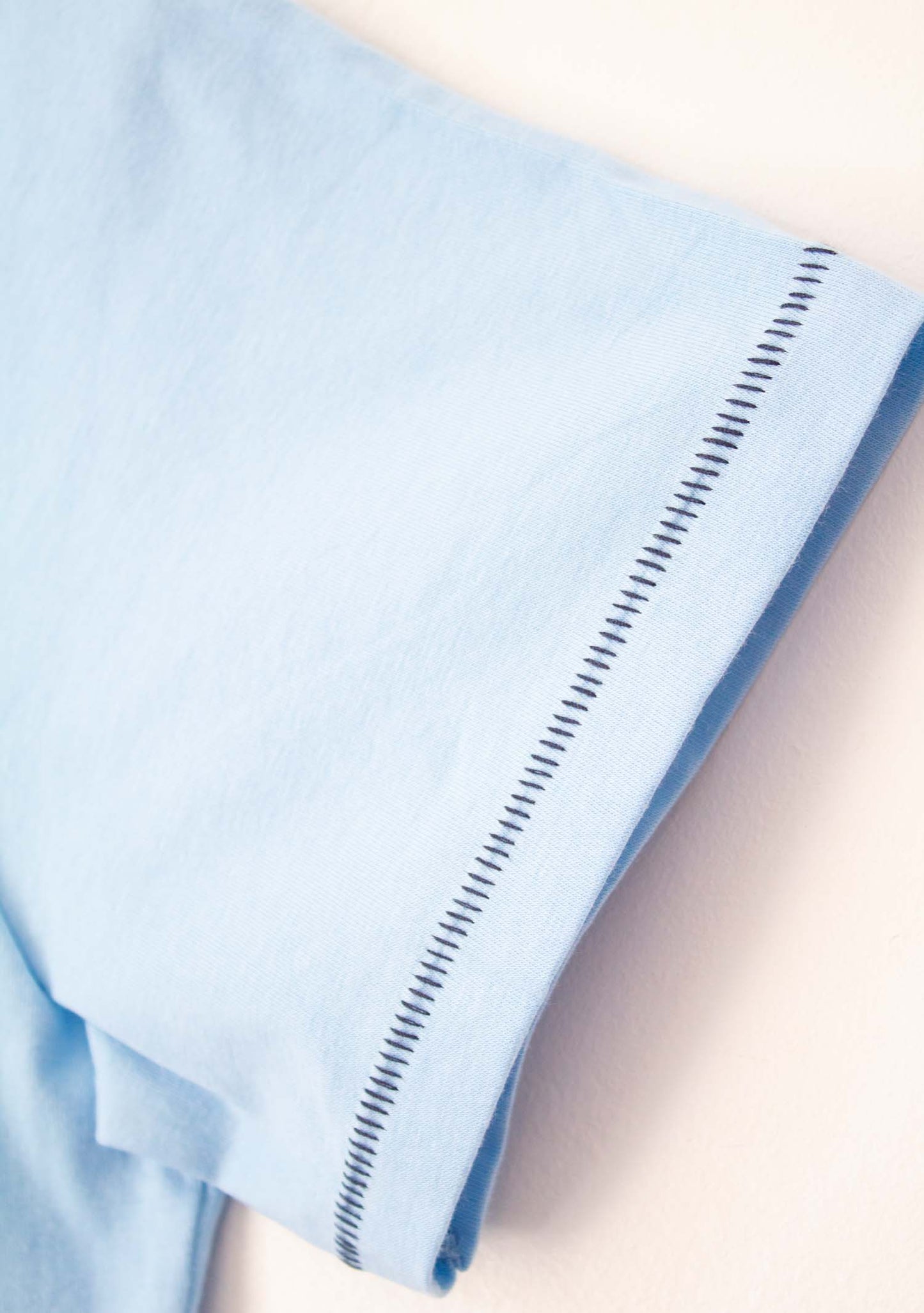 T-SHIRT COL V EN COTON CIEL