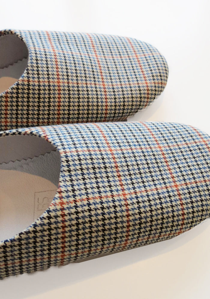 BABOUCHES EN CUIR IMPRIMÉ CARREAUX BLEU