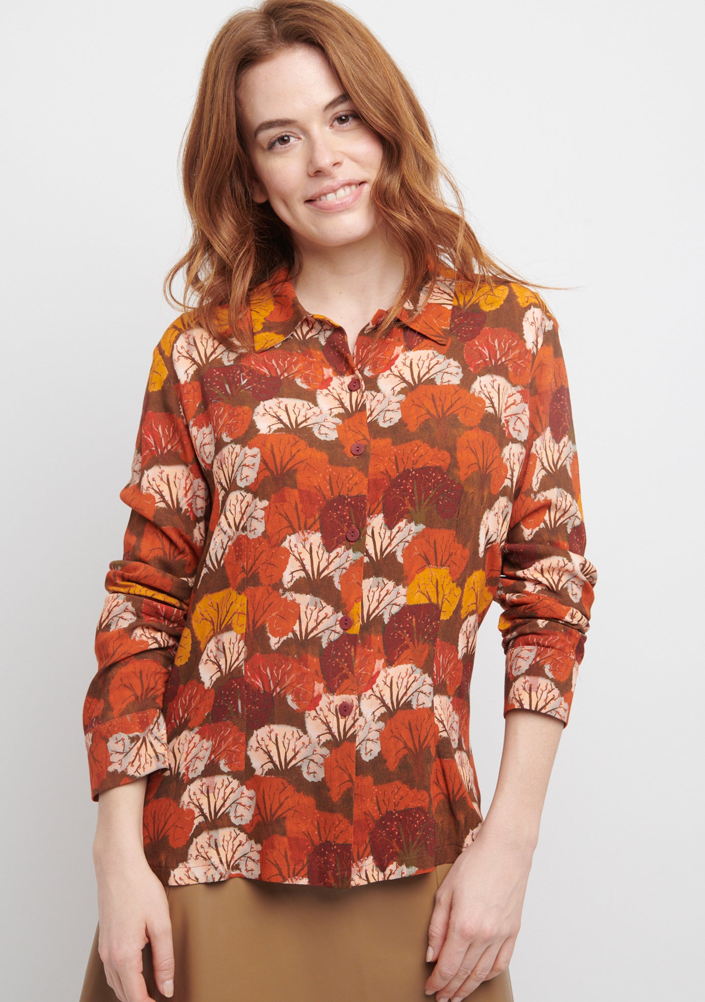 CHEMISE CINTRÉE MOTIF ARBRE