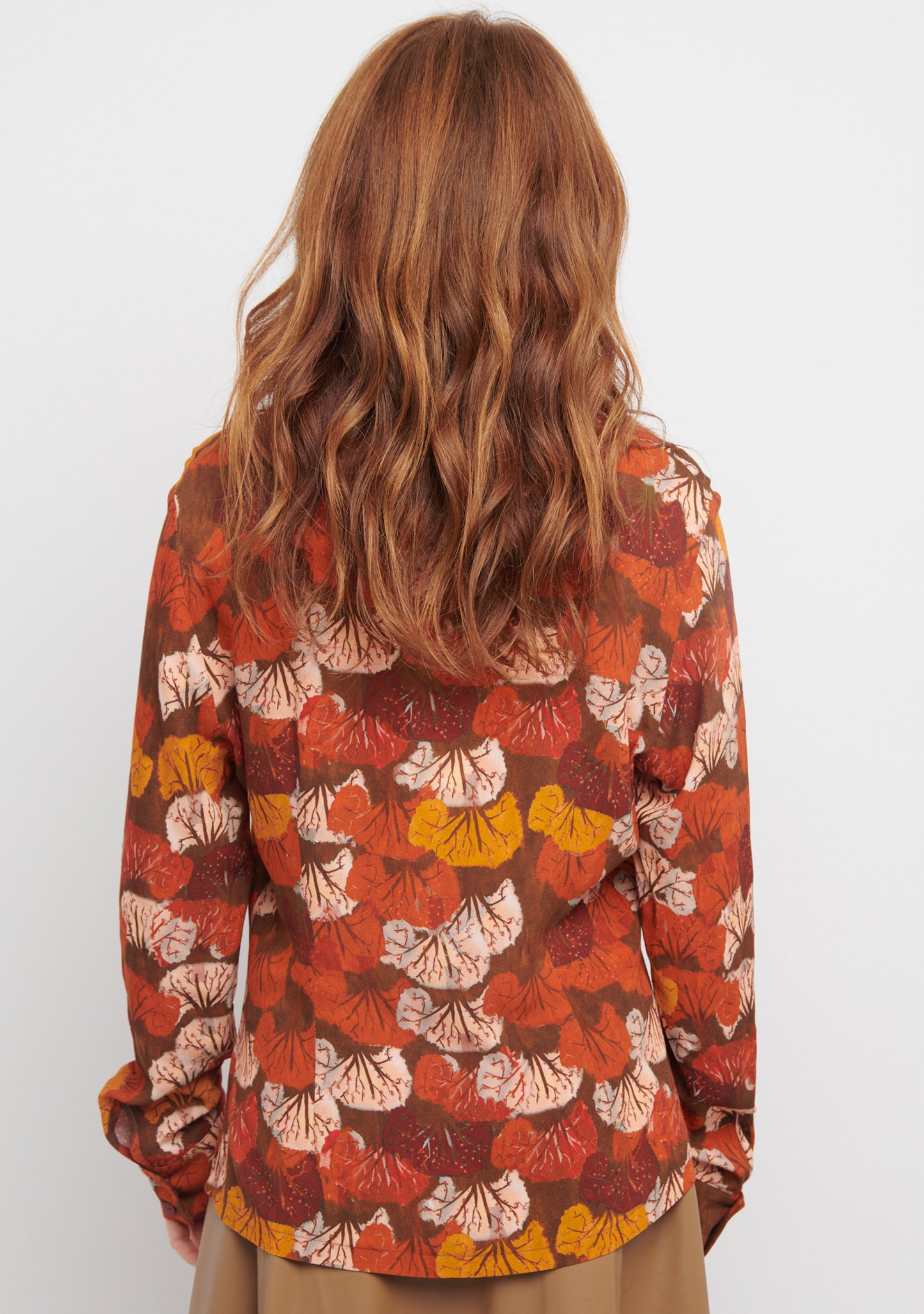 CHEMISE CINTRÉE MOTIF ARBRE