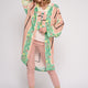 KIMONO LONG ET FLUIDE AVEC CEINTURE IMPRIMÉ TYPO VERT